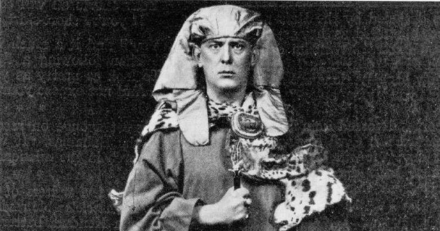 http://www.paranoiamagazine.com/wp-content/uploads/2016/05/Aleister-Crowley.png