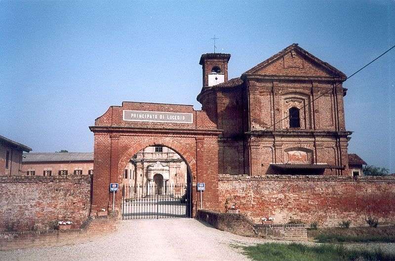 800px-abbazia_lucedio_chiesa_popolo